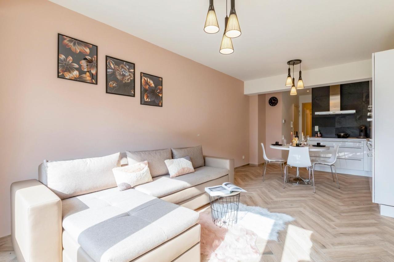 Eva-modern 2 Bedroom Seaside